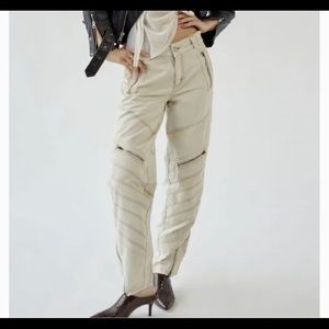 URBAN OUTFITTERS BDG Low Rise  Jean Sz 28